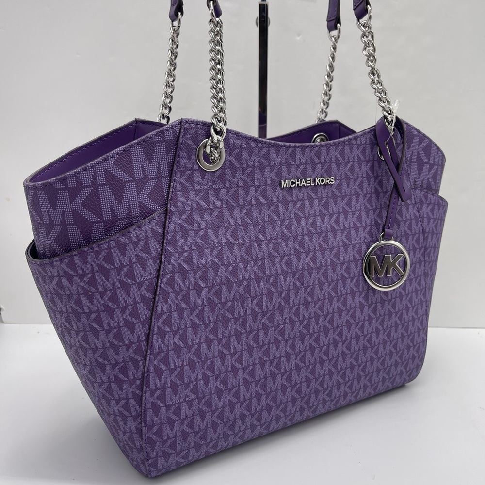 MICHAEL KORS
Jet Set Travel Lg Signature Chain Shoulder Tote Bag
Dark Purple - Picture 1 of 16